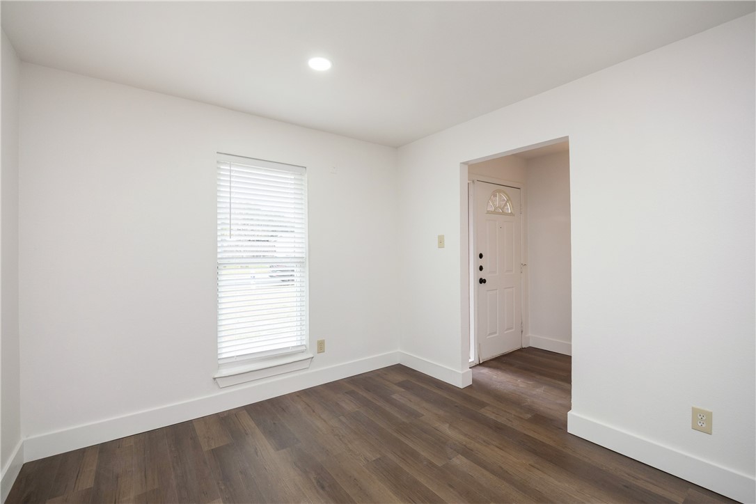 425 Antares Dr Property Photo 7