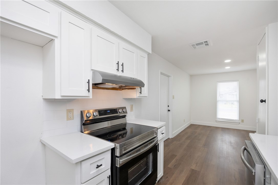 425 Antares Dr Property Photo 11
