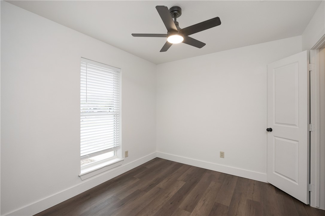 425 Antares Dr Property Photo 16