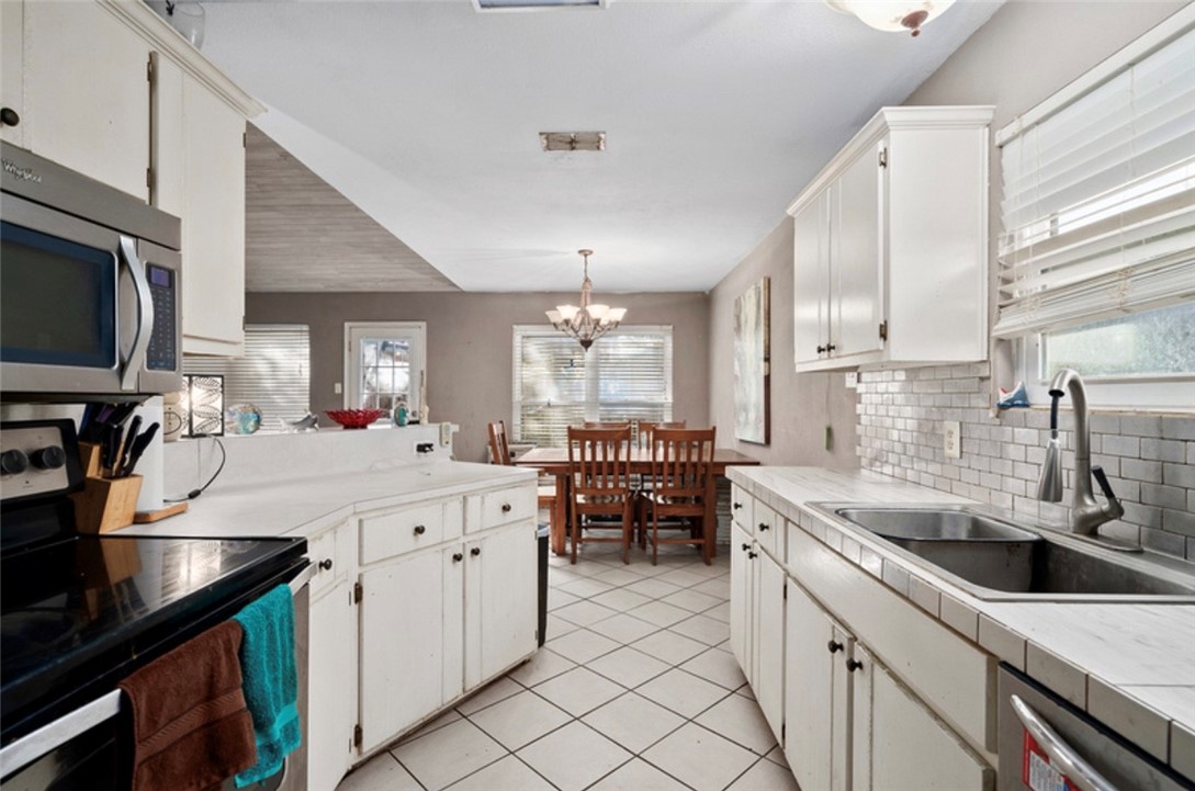 2175 Timberleaf Property Photo 11