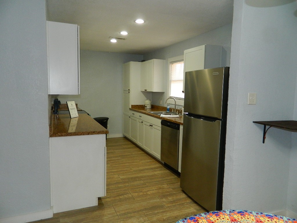 101 Maple Dr Property Photo 6