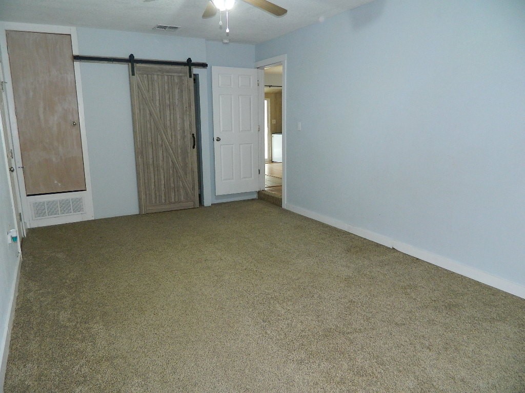 101 Maple Dr Property Photo 12