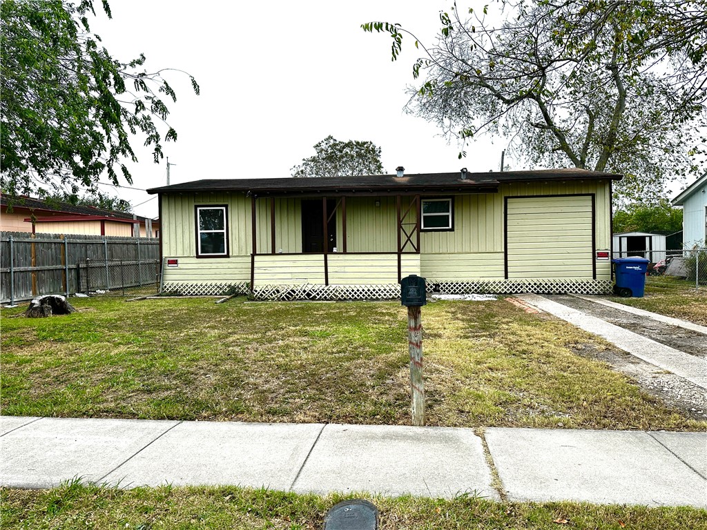 1705 Whiting Dr Property Photo 1