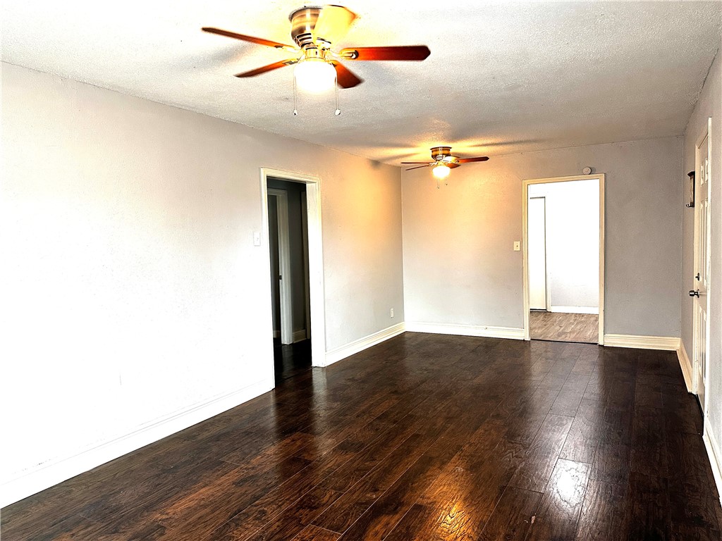 1705 Whiting Dr Property Photo 4