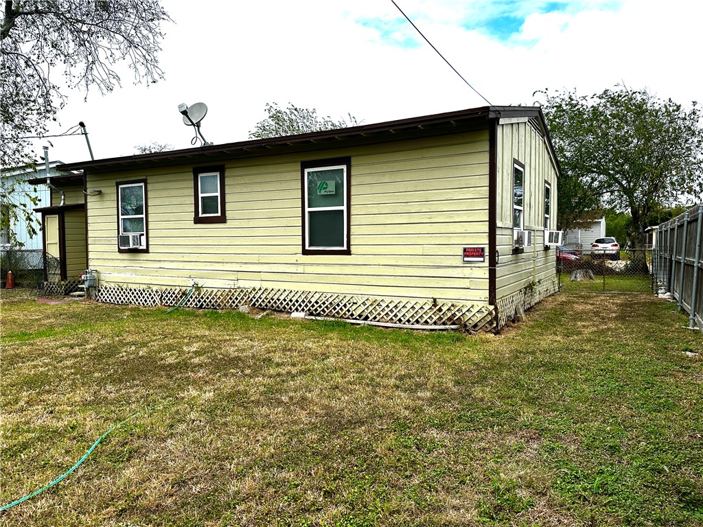 1705 Whiting Dr Property Photo 21