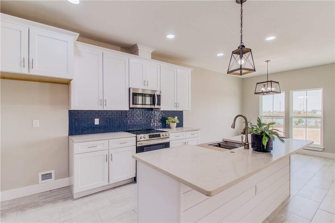 106 Mclead Property Photo 6