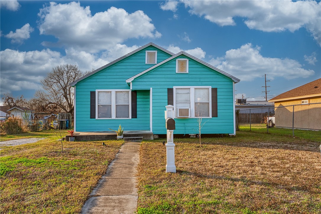 4509 Helen St Property Photo 4