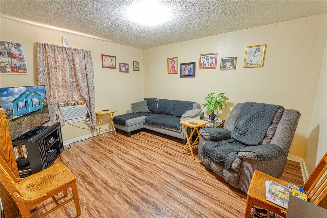 4509 Helen St Property Photo 9