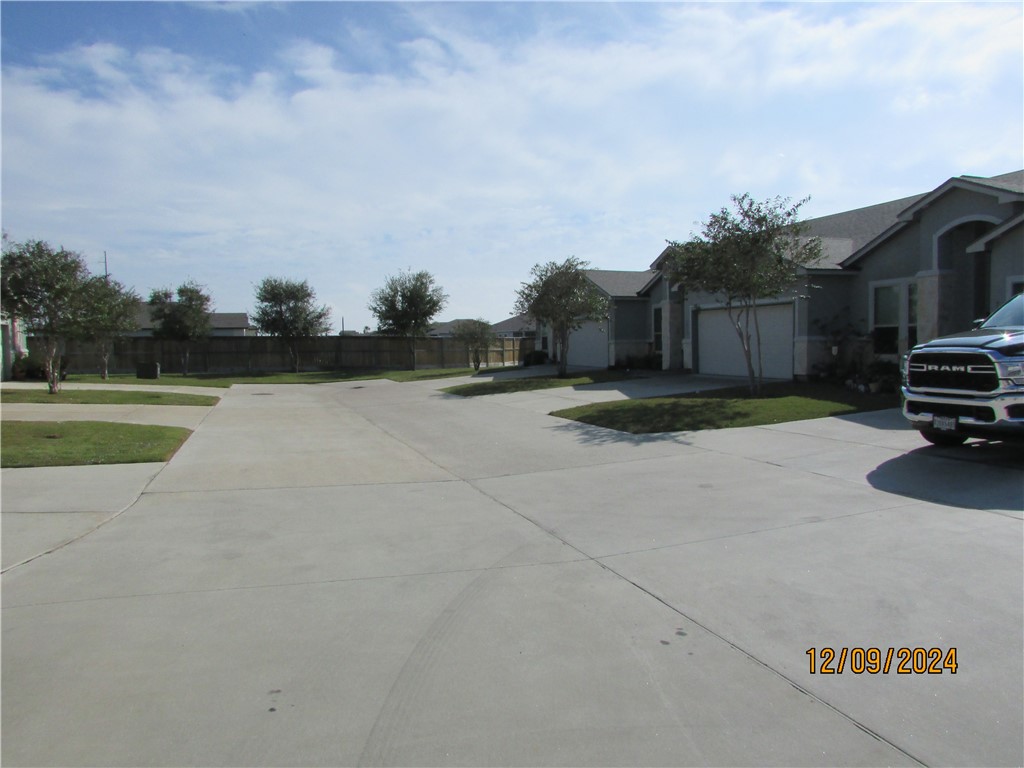 7433 San Remo Ct Property Photo 4