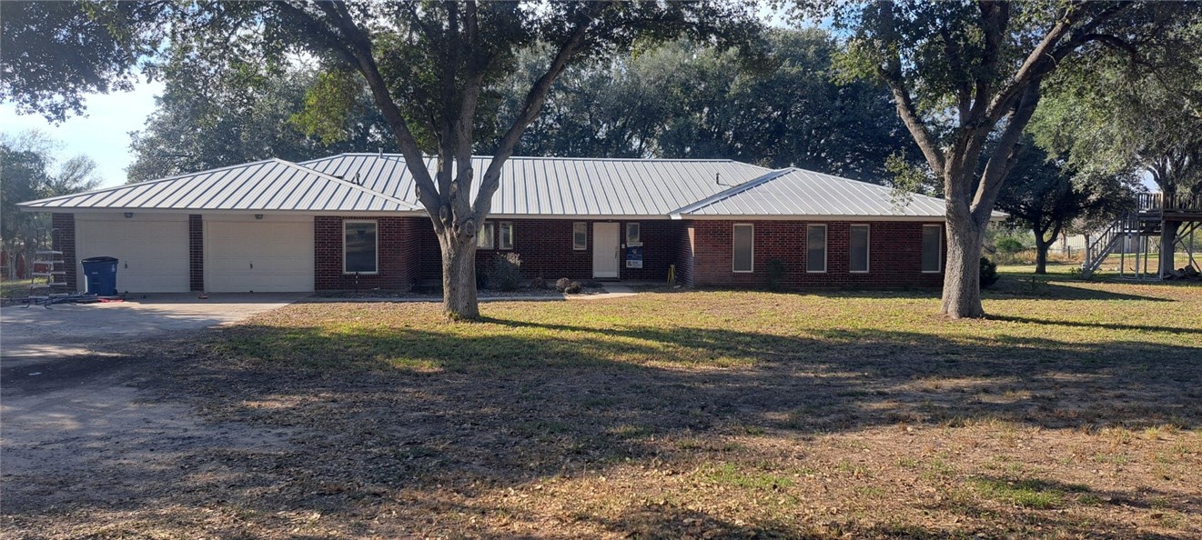 112 Fm 1042 Property Photo