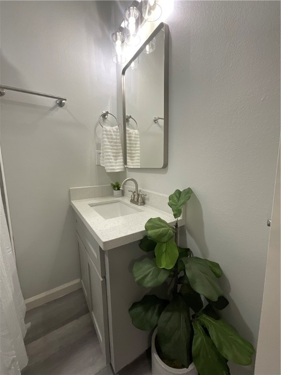 220 W 7th St Property Photo 18