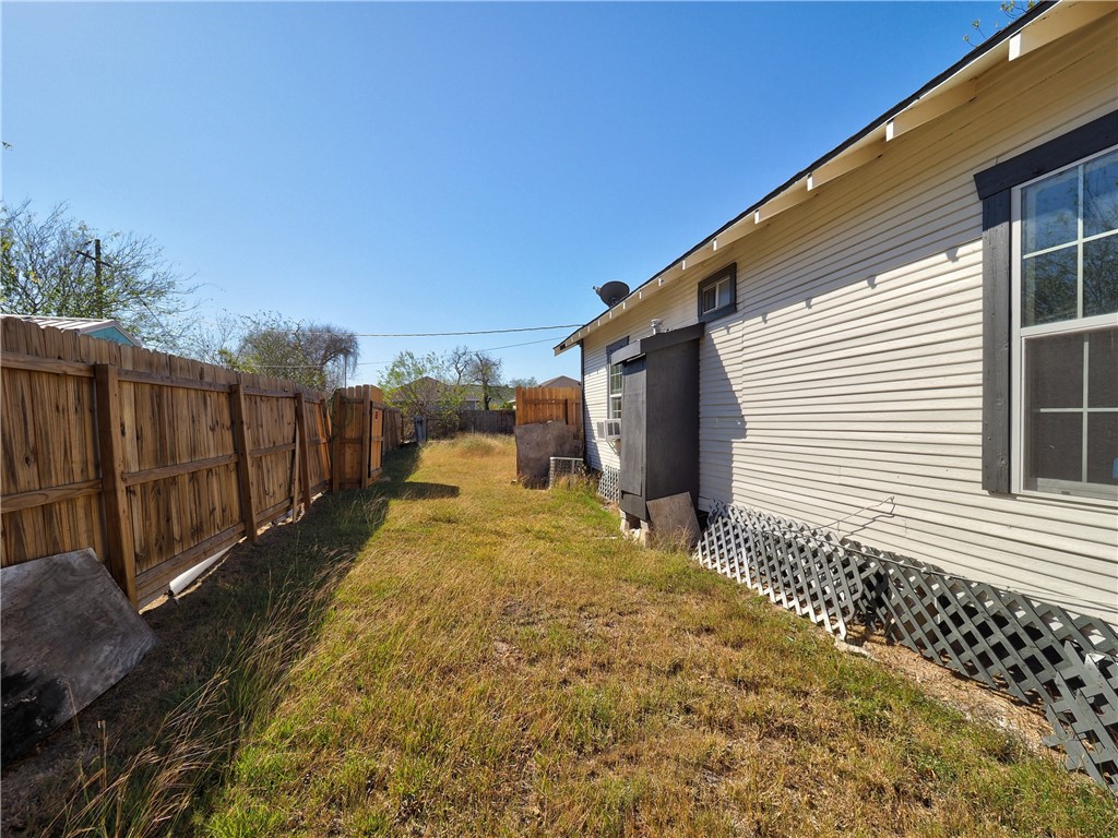 401 Harding St Property Photo 20