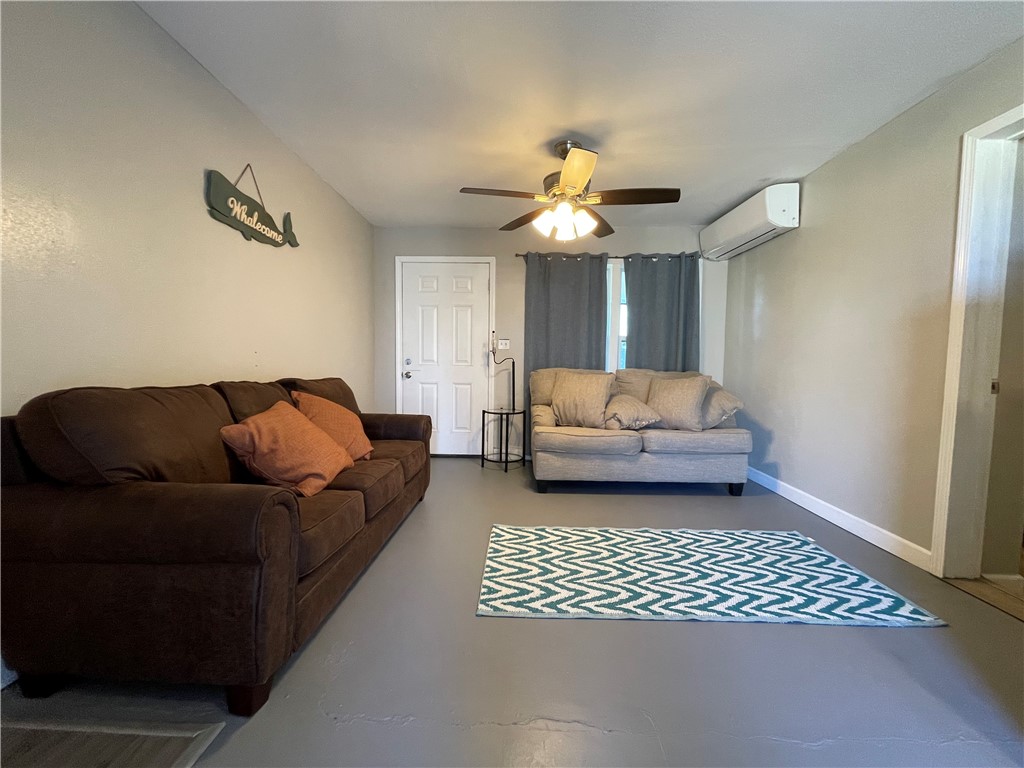 105 E Cornwall St Property Photo 5