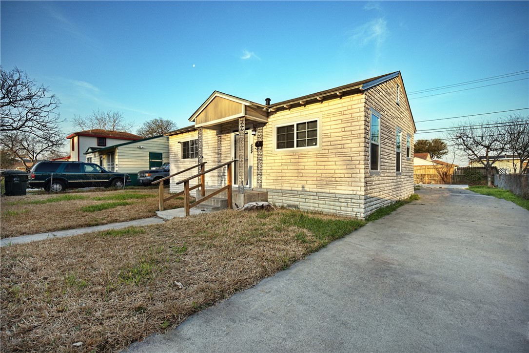 3825 Sarita St Property Photo