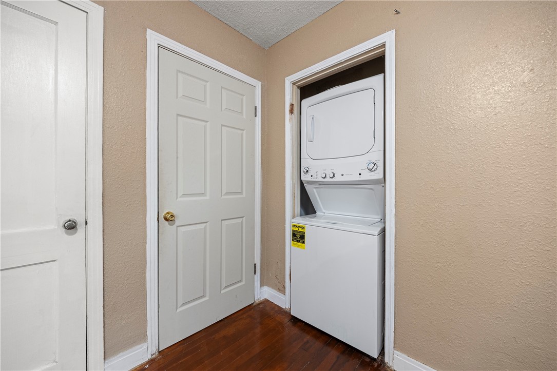 3825 Sarita St Property Photo 10