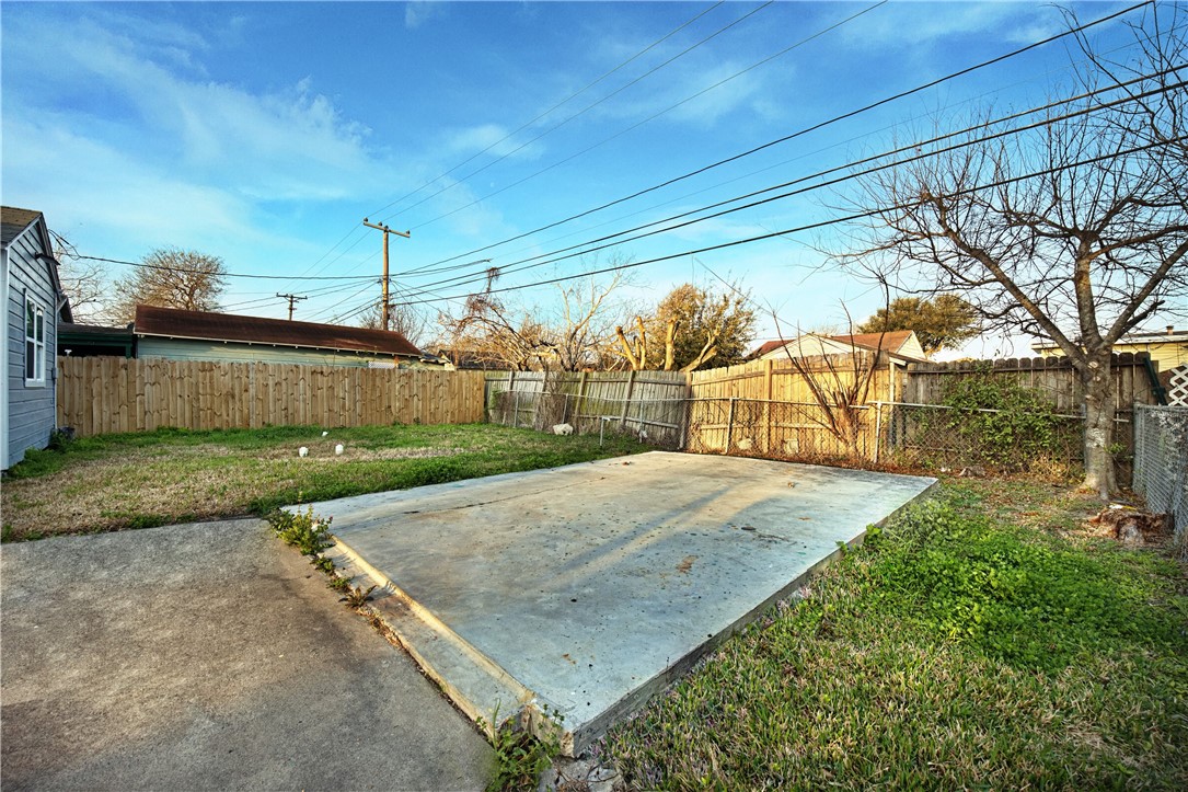 3825 Sarita St Property Photo 12
