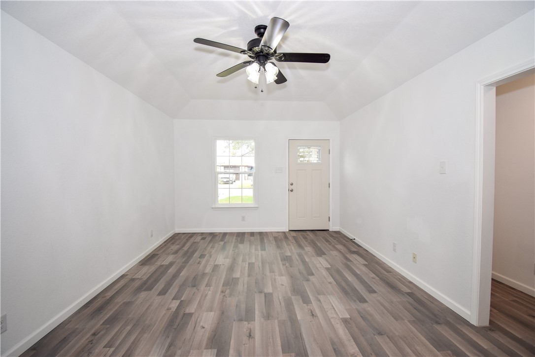 3013 Todd Property Photo 5