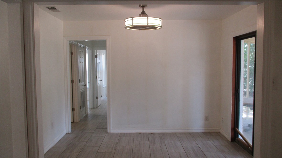 529 S Francis St Property Photo 3