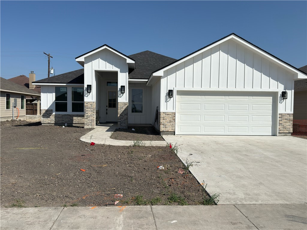 3010 E Stone Creek Dr Property Photo 1