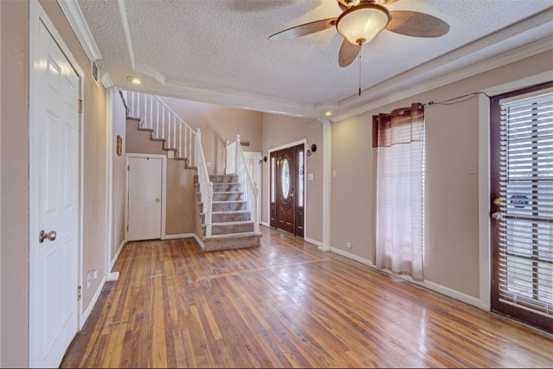 1721 Wallace Ave Property Photo 3