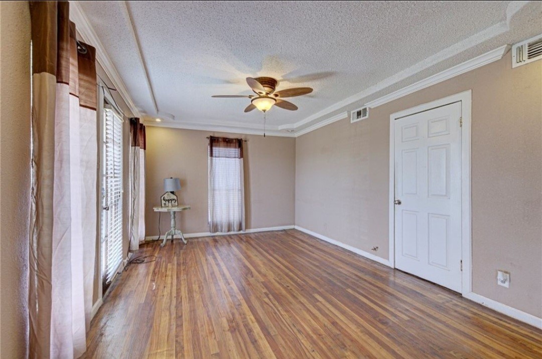 1721 Wallace Ave Property Photo 5