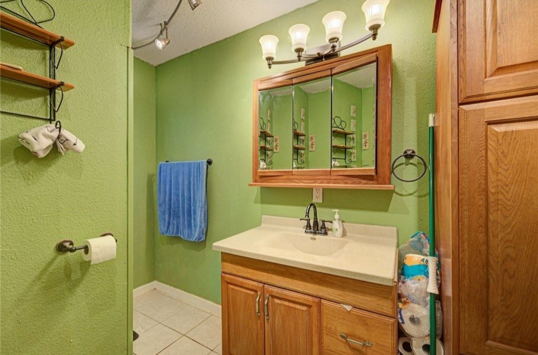 1721 Wallace Ave Property Photo 19