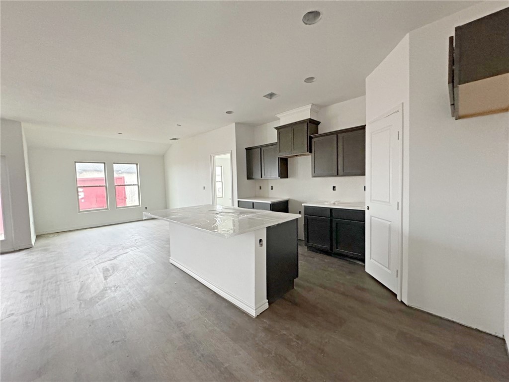 2601 Winterfell St Property Photo 2