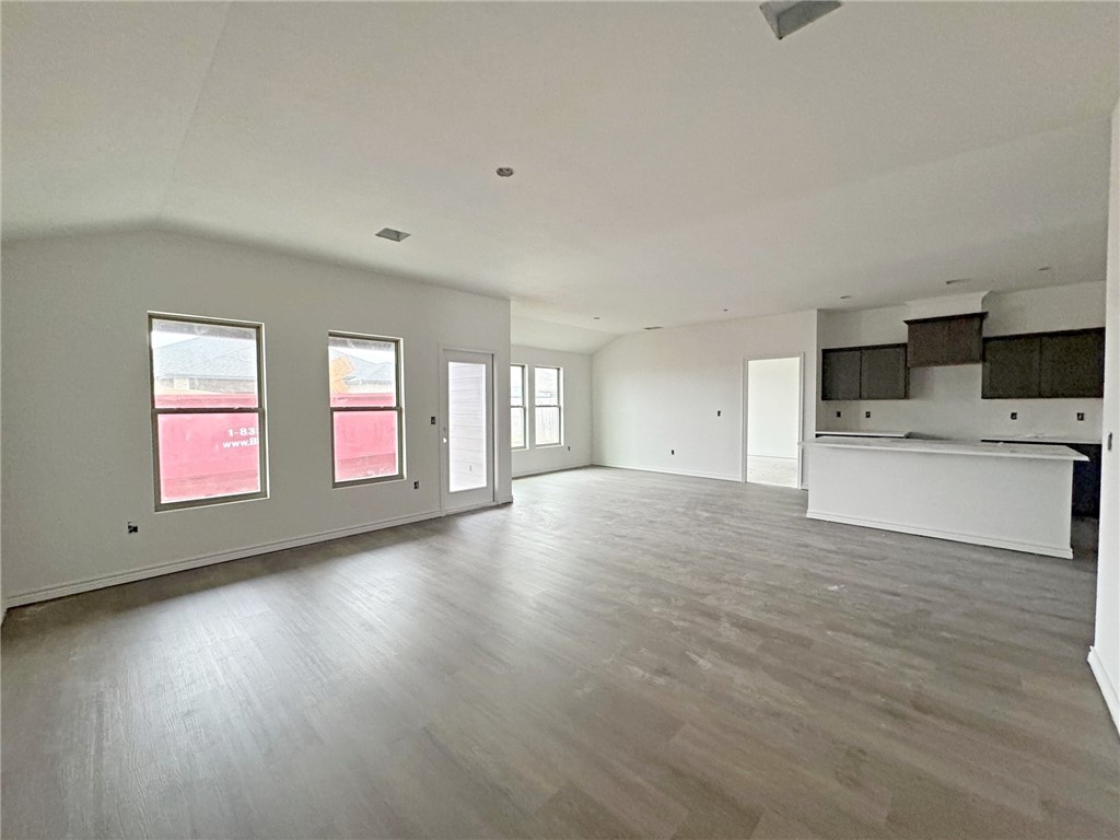 2601 Winterfell St Property Photo 6