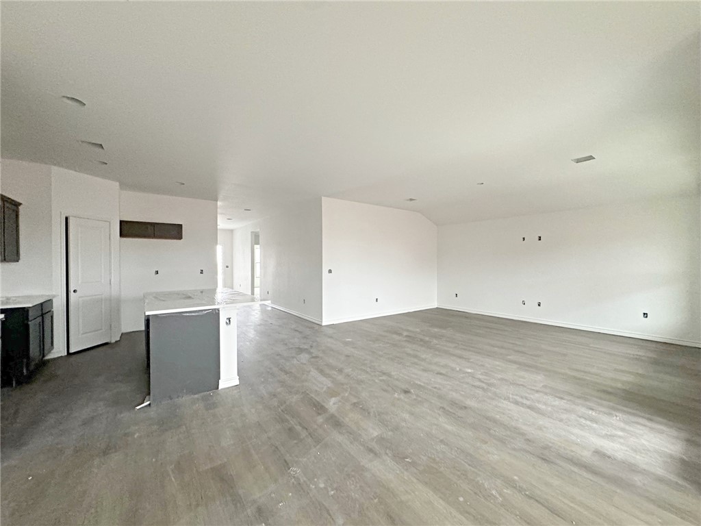 2601 Winterfell St Property Photo 7