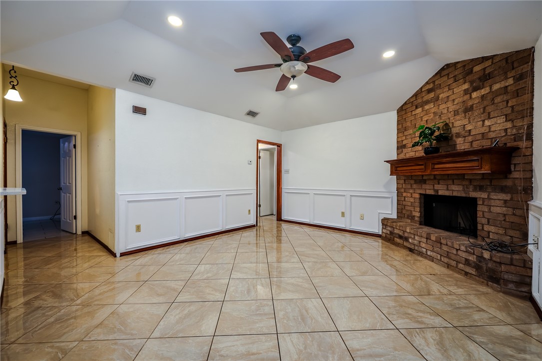6133 Callaway Dr Property Photo 4