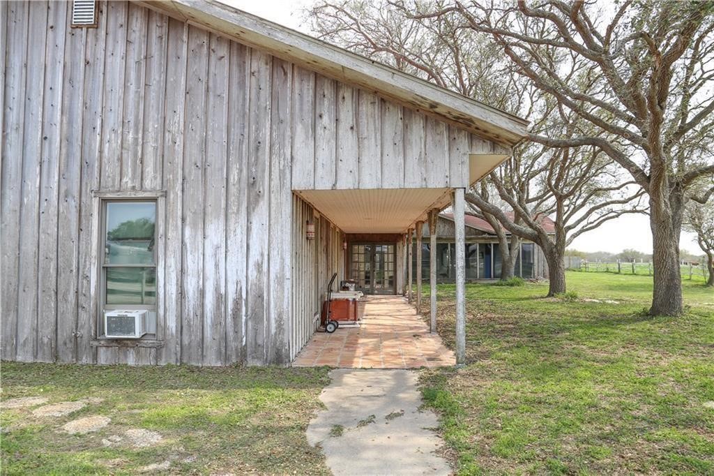 1818 Caribbean Dr Property Photo 4