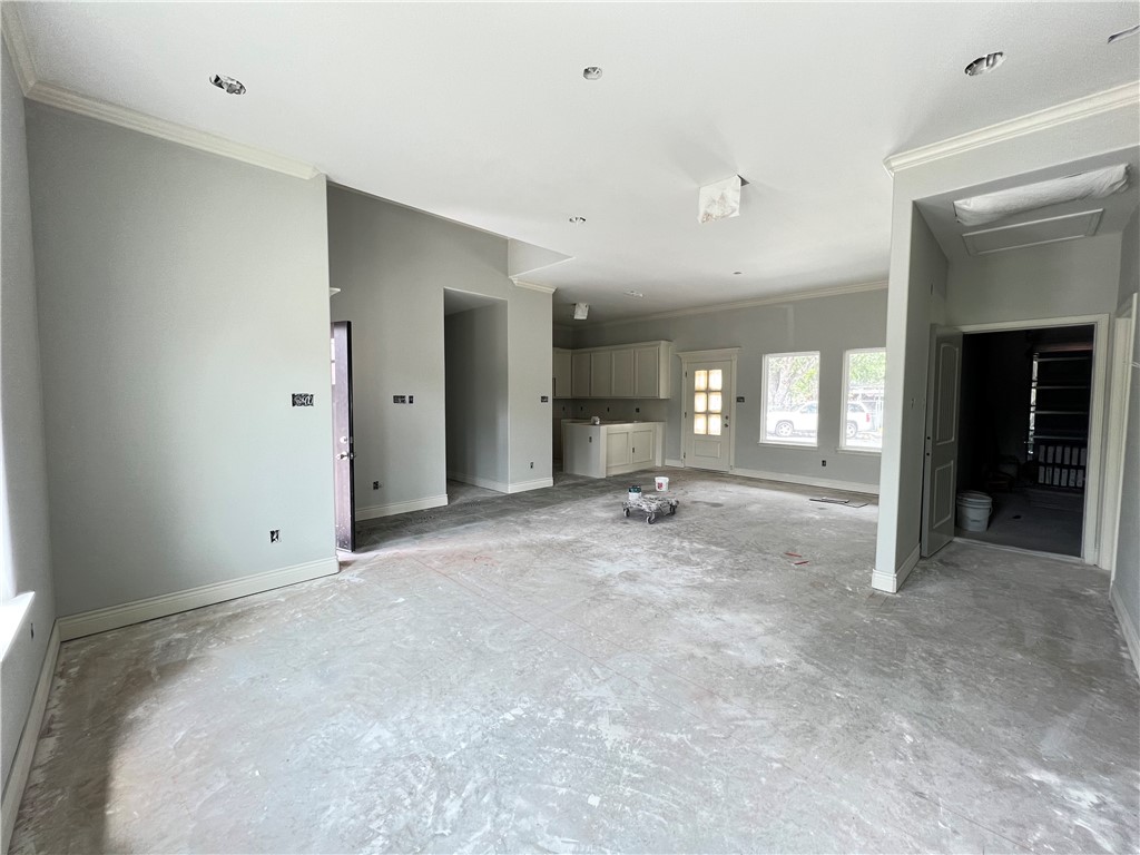 1025 Beechcraft Ave Property Photo 2