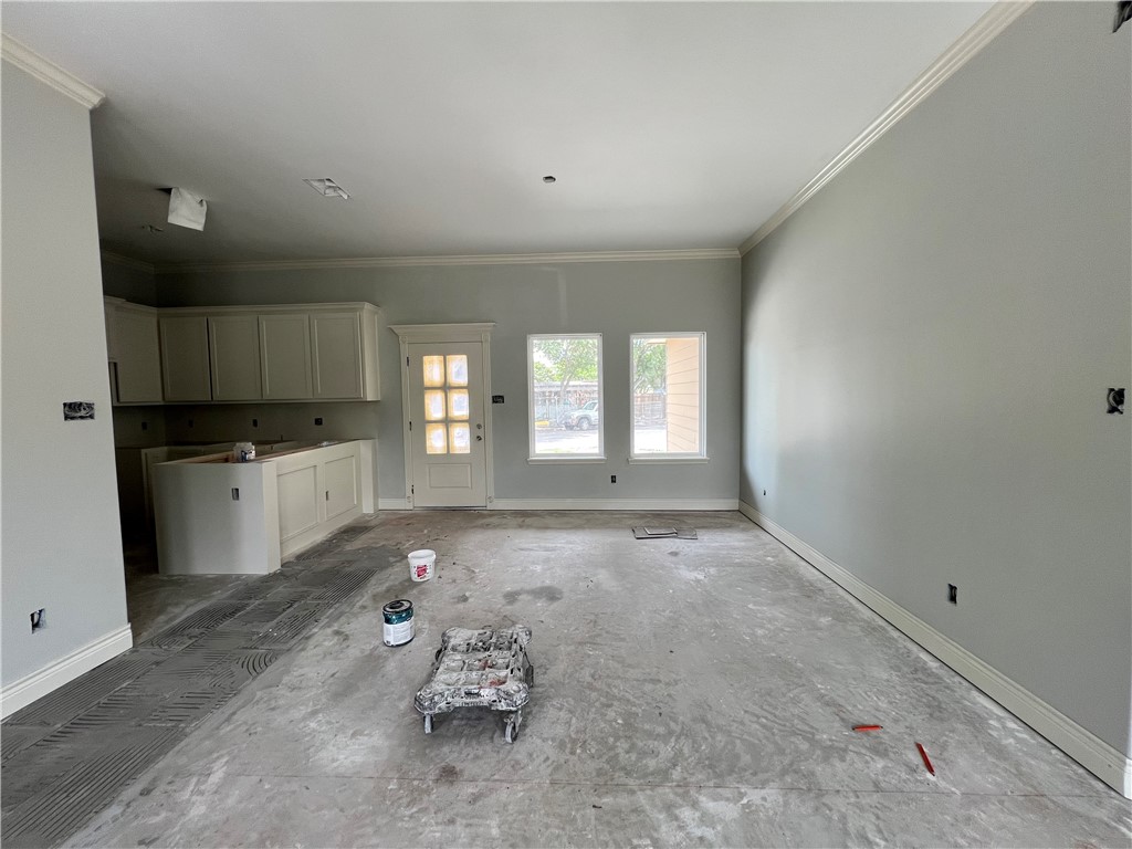1025 Beechcraft Ave Property Photo 3