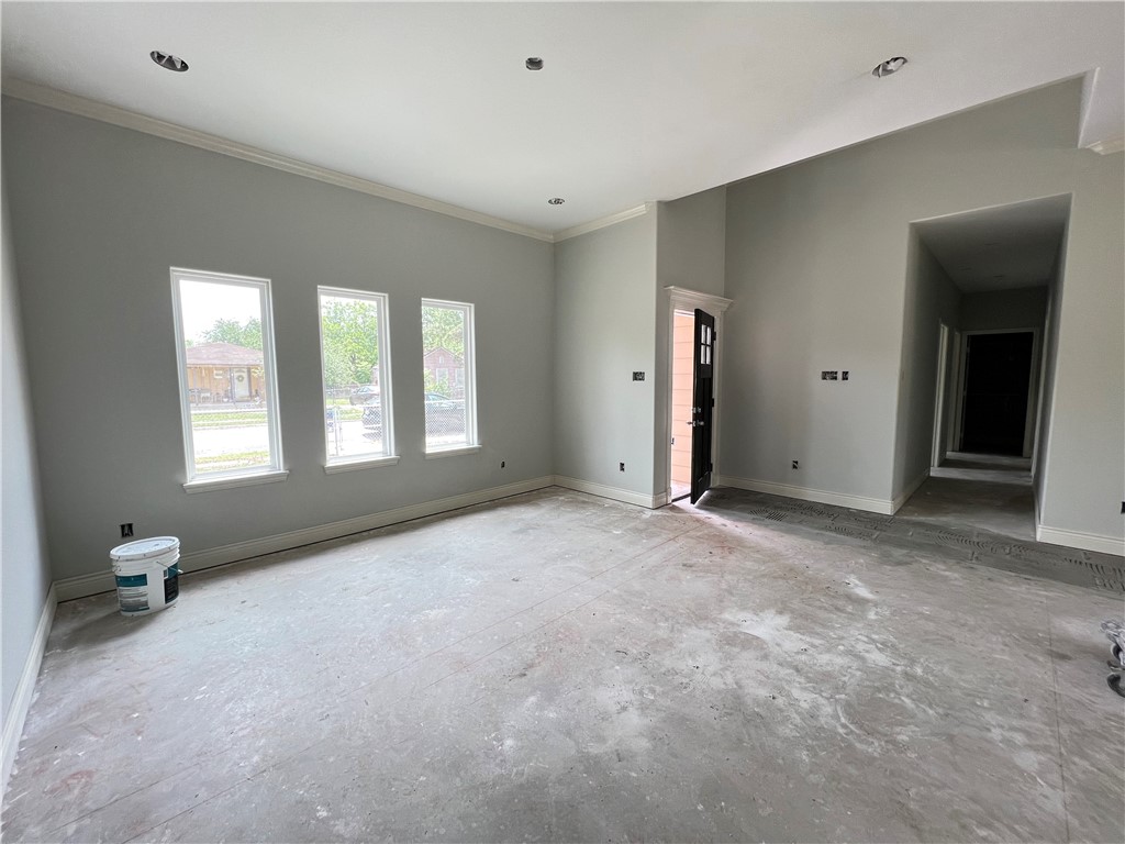 1025 Beechcraft Ave Property Photo 4