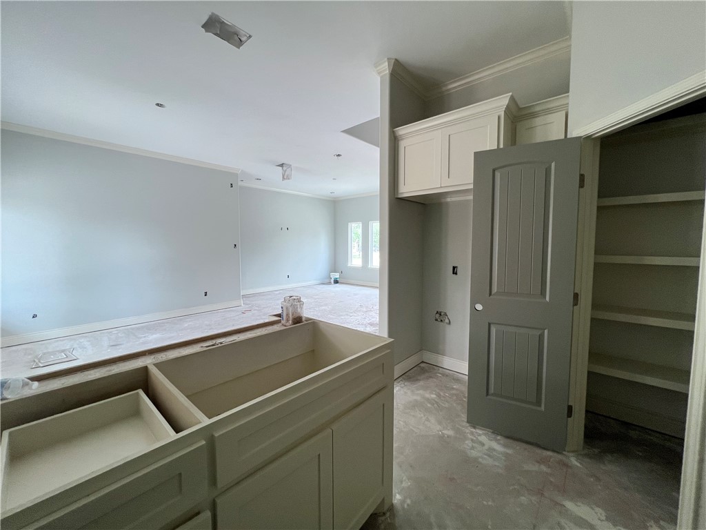 1025 Beechcraft Ave Property Photo 7