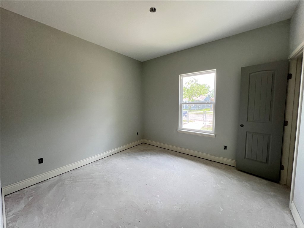 1025 Beechcraft Ave Property Photo 8