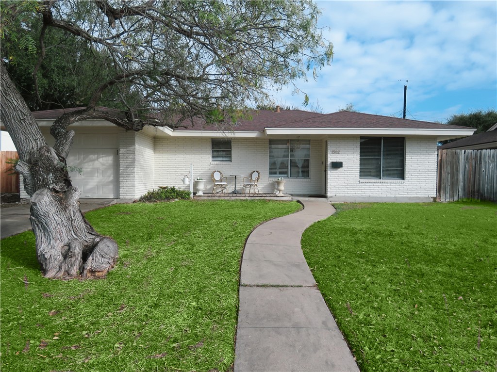 1502 Denver St Property Photo 2