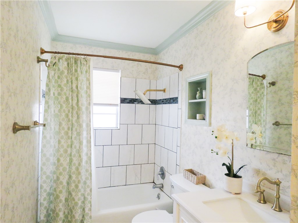 1502 Denver St Property Photo 13