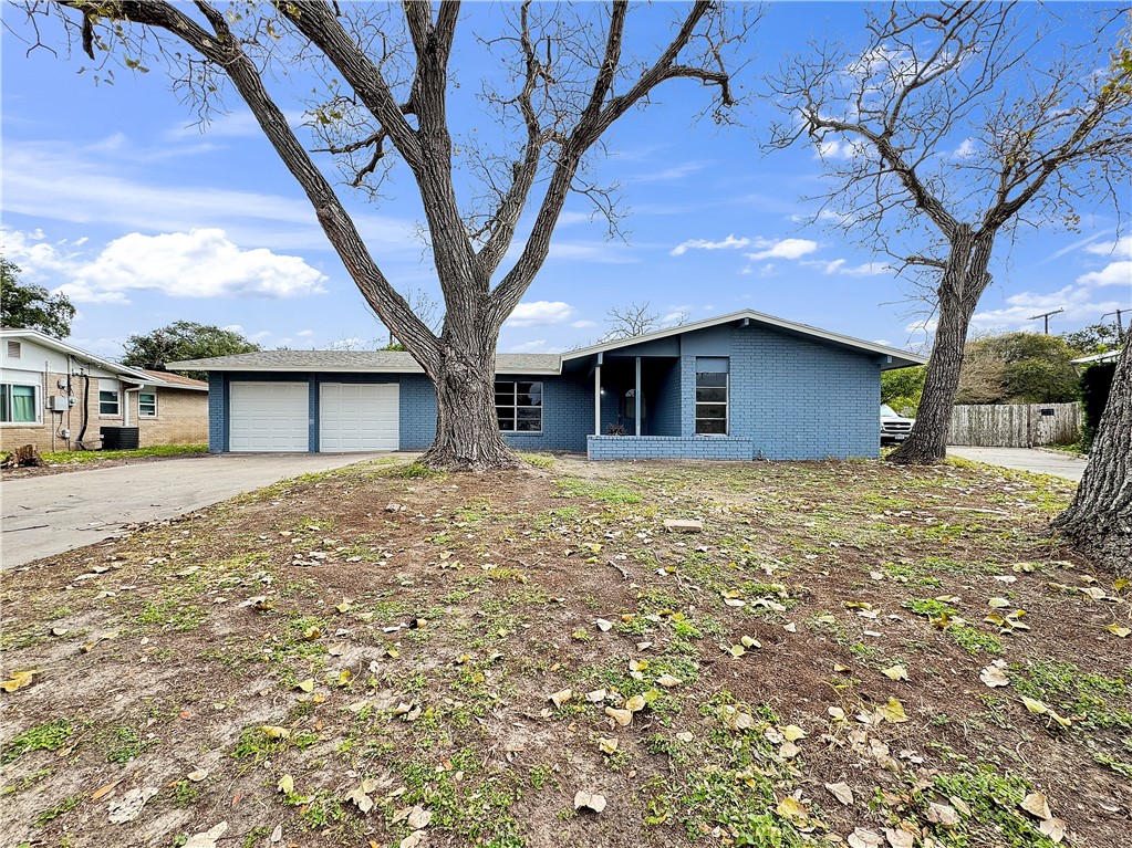 3153 Baybrook Dr Property Photo 1