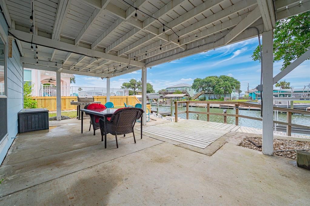 246 Starboard Ave Property Photo 8