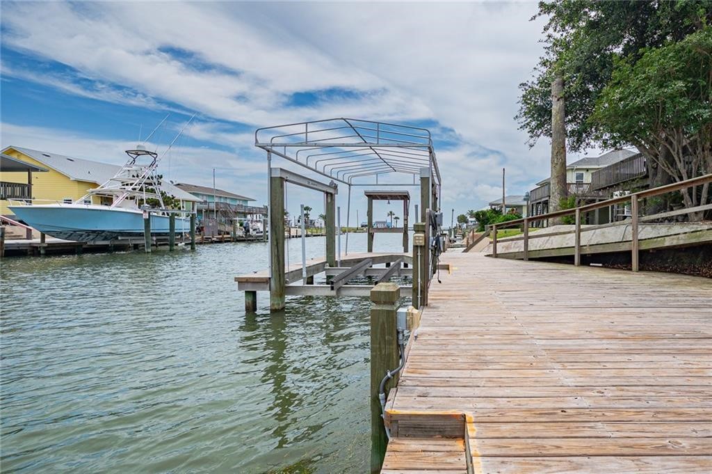 246 Starboard Ave Property Photo 10