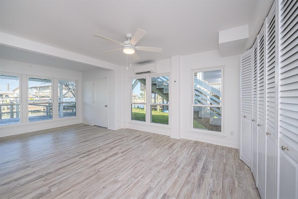 246 Starboard Ave Property Photo 11