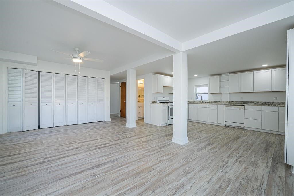 246 Starboard Ave Property Photo 13