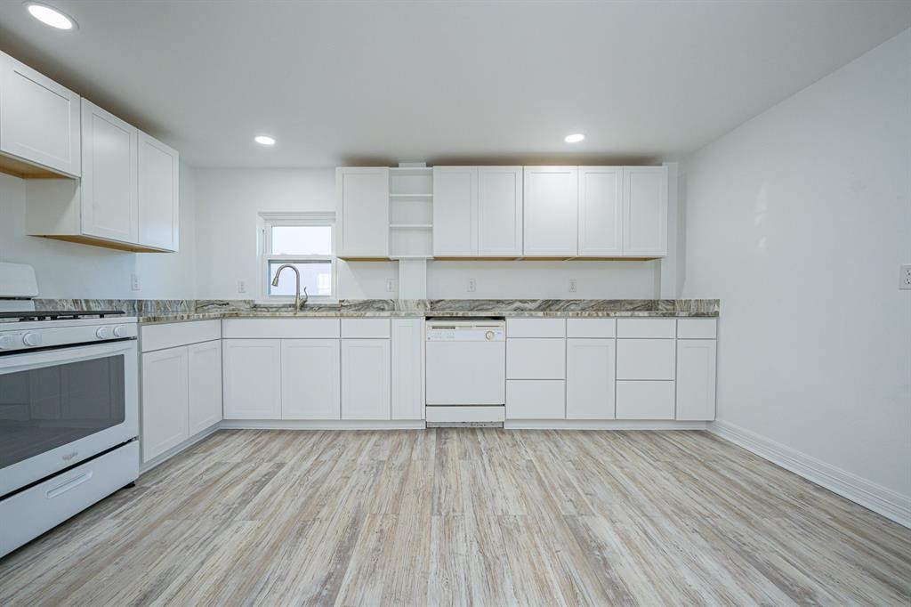 246 Starboard Ave Property Photo 15