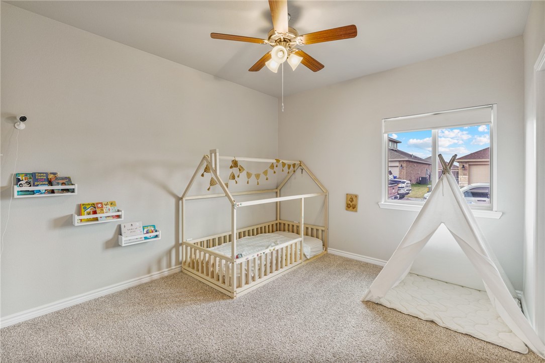 1353 London Towne Blvd Property Photo 19