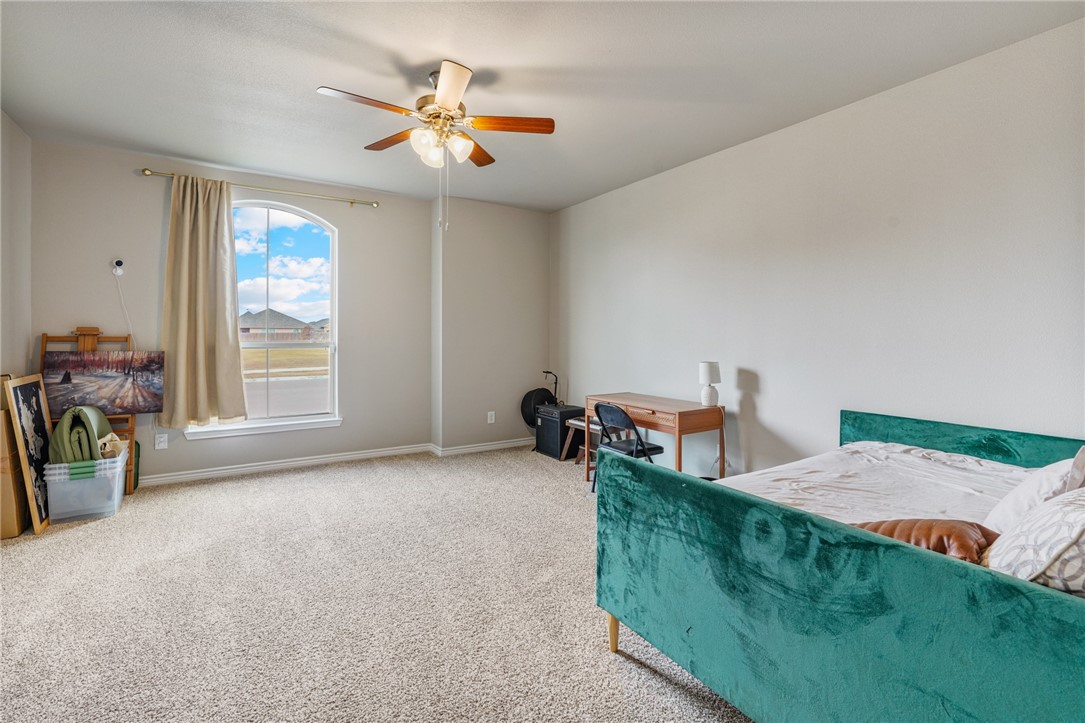 1353 London Towne Blvd Property Photo 22