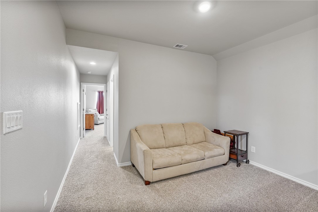 1353 London Towne Blvd Property Photo 23