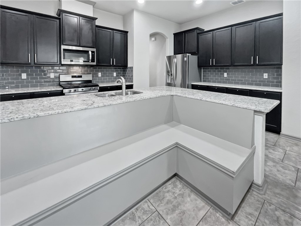 2105 Aquila St Property Photo 6