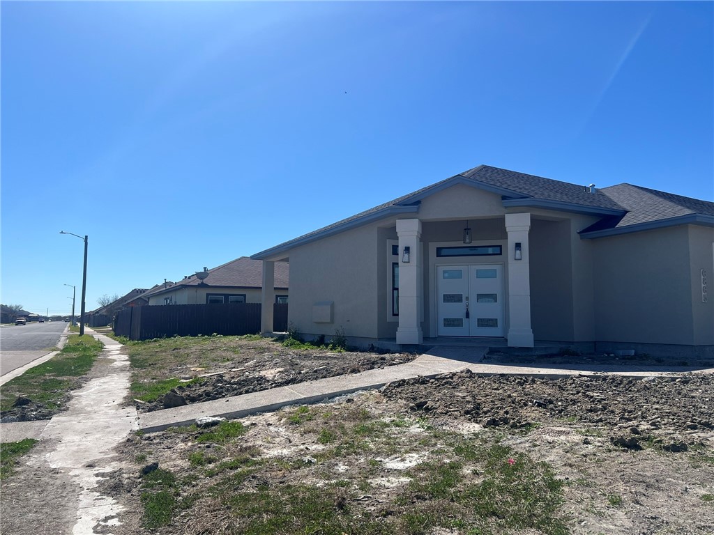 6865 La Salle Dr Property Photo 2