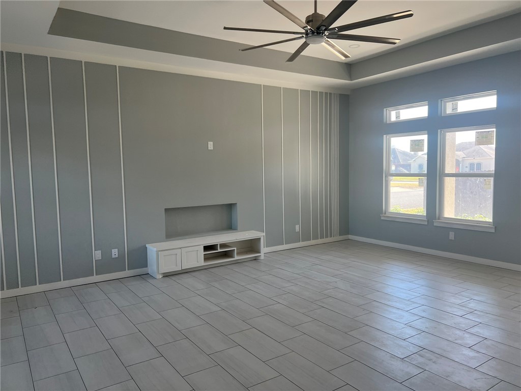6865 La Salle Dr Property Photo 6